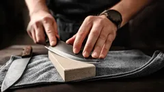 Ik heb gezien hoe ze in India messen slijpen, en nu doe ik dat thuis ook. Zelfs oude messen zijn binnen een minuut vlijmscherp.